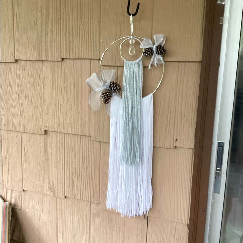 Wall Art Hand Crafted Suncatcher Silver White Gray Chrystal Christmas Pine Cone - Picture 8 of 13